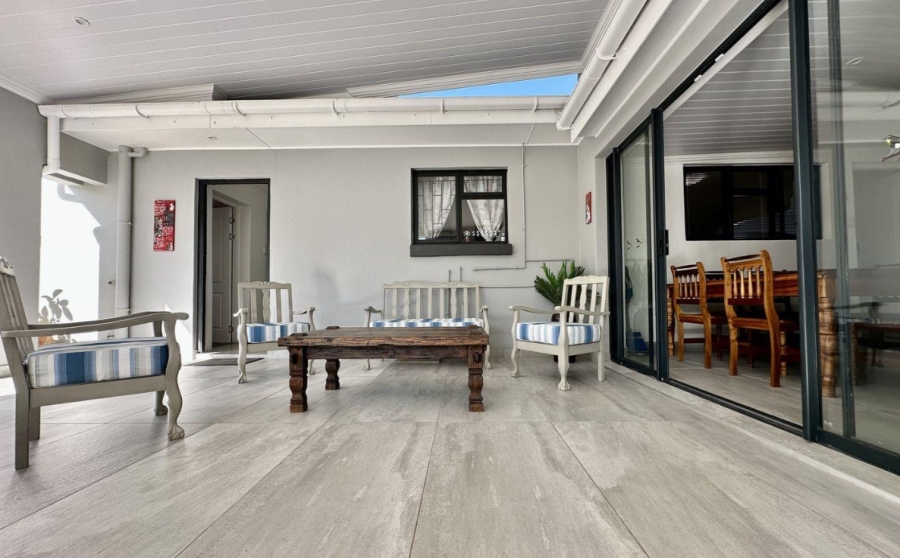5 Bedroom Property for Sale in Fraaiuitsig Western Cape